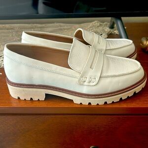 Stylish croco detail penny loafer. White. 1 inch block heel. Size 8.